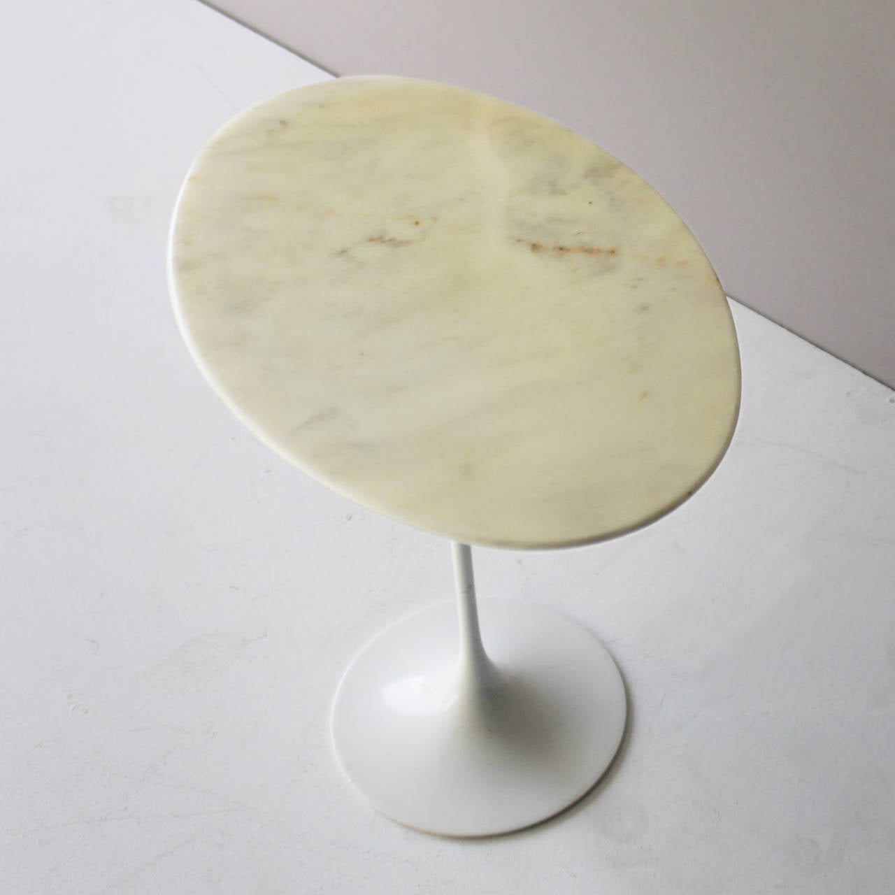 Marble Side Table by Saarinen for Knoll In Good Condition In JM Haarlem, NL