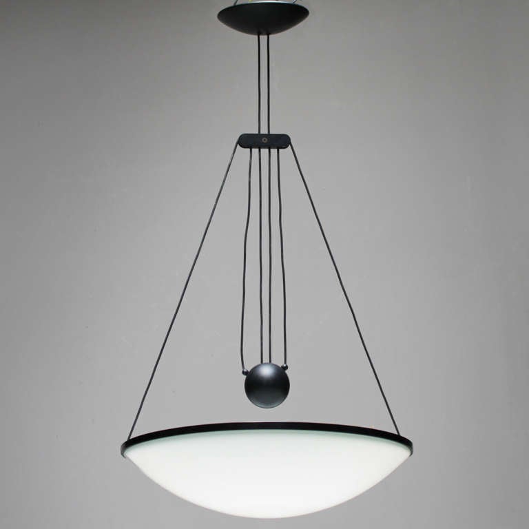 Chandelier 'Trama' by Luciano Ballestrini and Paolo Longhi for Luceplan. Italian lamp, adjustable from 20.4 in. (52 cm) to 33.8 inches (86 cm).
