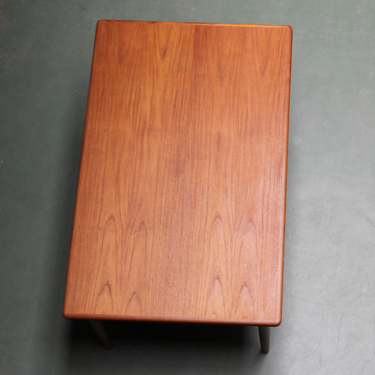 Danish Teak Dining Room Table with Two Leaves 4