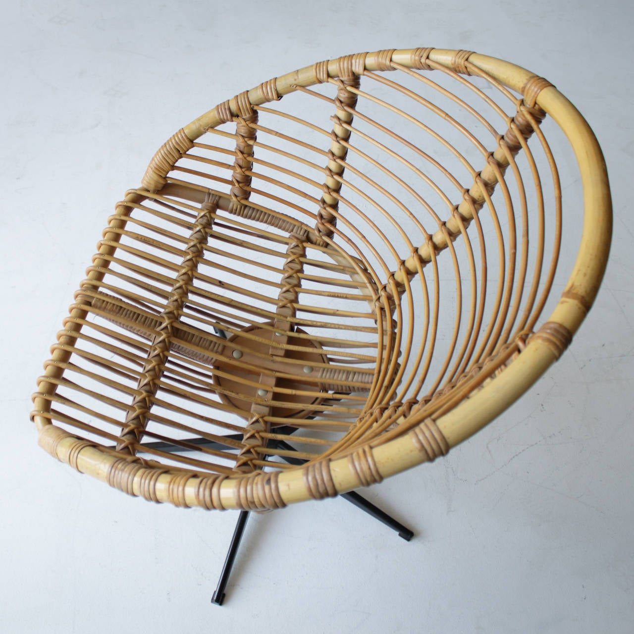 Set of Four Rattan Swivel Chairs in the Style of Franco Albini 2