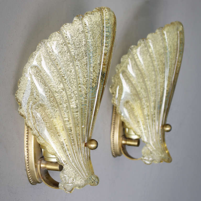 Pair of Murano Gold Fleck Sconces in the Manner of Barovier and Toso 3