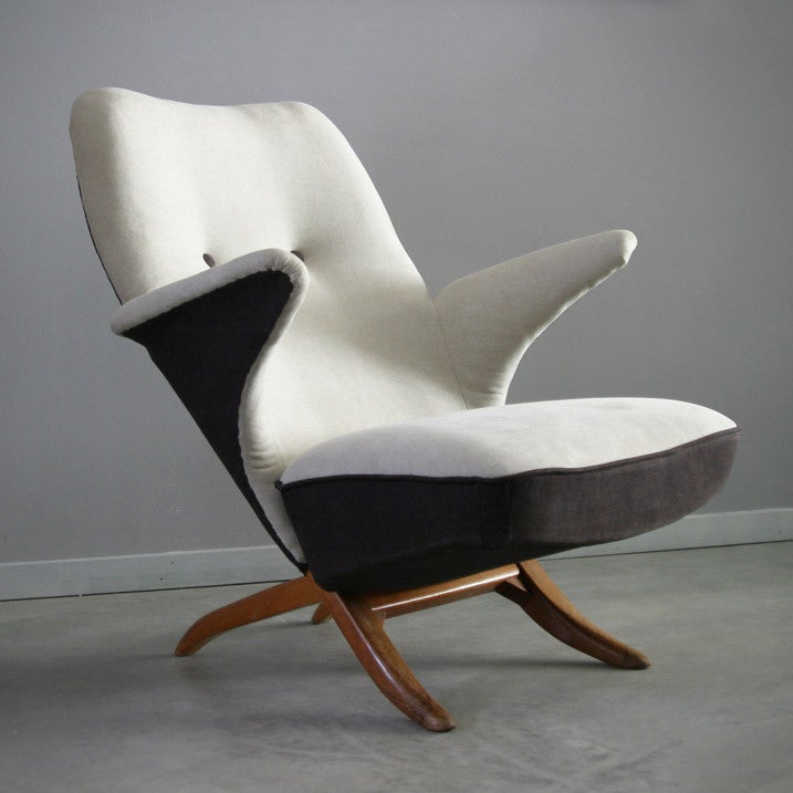 Penguin Chair by Theo Ruth. Manufactured by Artifort.