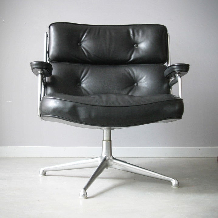 Eames Lobby Chairs 675 2