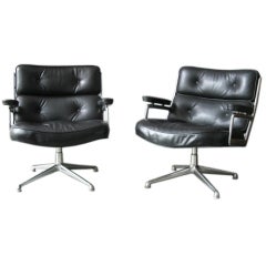 Fauteuils d'accueil Eames 675