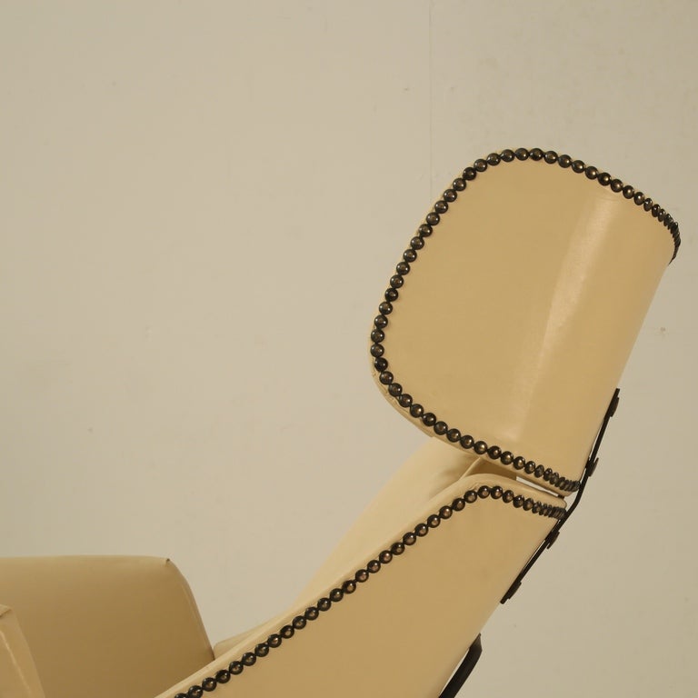 Mid-20th Century Cream white Italian lounge chair, 1950s