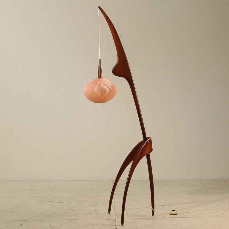 Iconic in its kind, this Rispal floorlamp is a beautiful classic piece, With original  small pink shade.
This model is inspired by the work of artist Jean (Hans) Arp.
We have 3 floorlamps available with various shade.
Dimensions of this shades