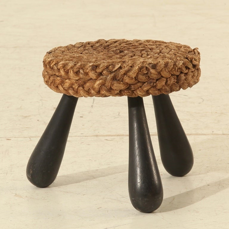 Wooden low stool with rope covered top, France, 1940s. Beautiful patina in the rope, excellent condition.