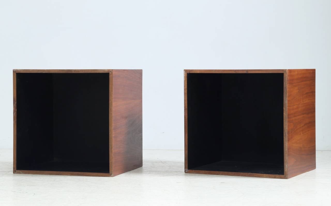 Walnut Cube Shaped Coffee Tables by Milo Baughman In Excellent Condition For Sale In Maastricht, NL