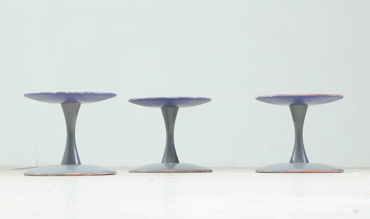 Nana Ditzel designed the toad stool in 1962 for Kold’s Saavaerk, Kerteminde.
The stools are inspired by the idea that children never sit still for two minutes, they get up, stand on the chair and subsequently it tips over. This observation became