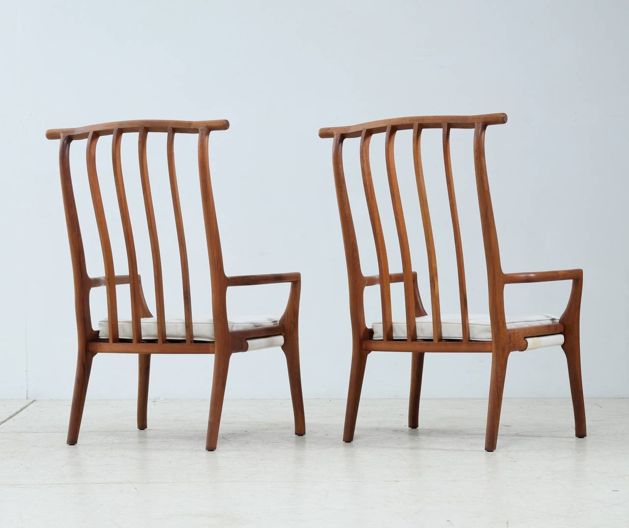 Mid-Century Modern Pair of Harrison Studio Lounge Chairs For Sale
