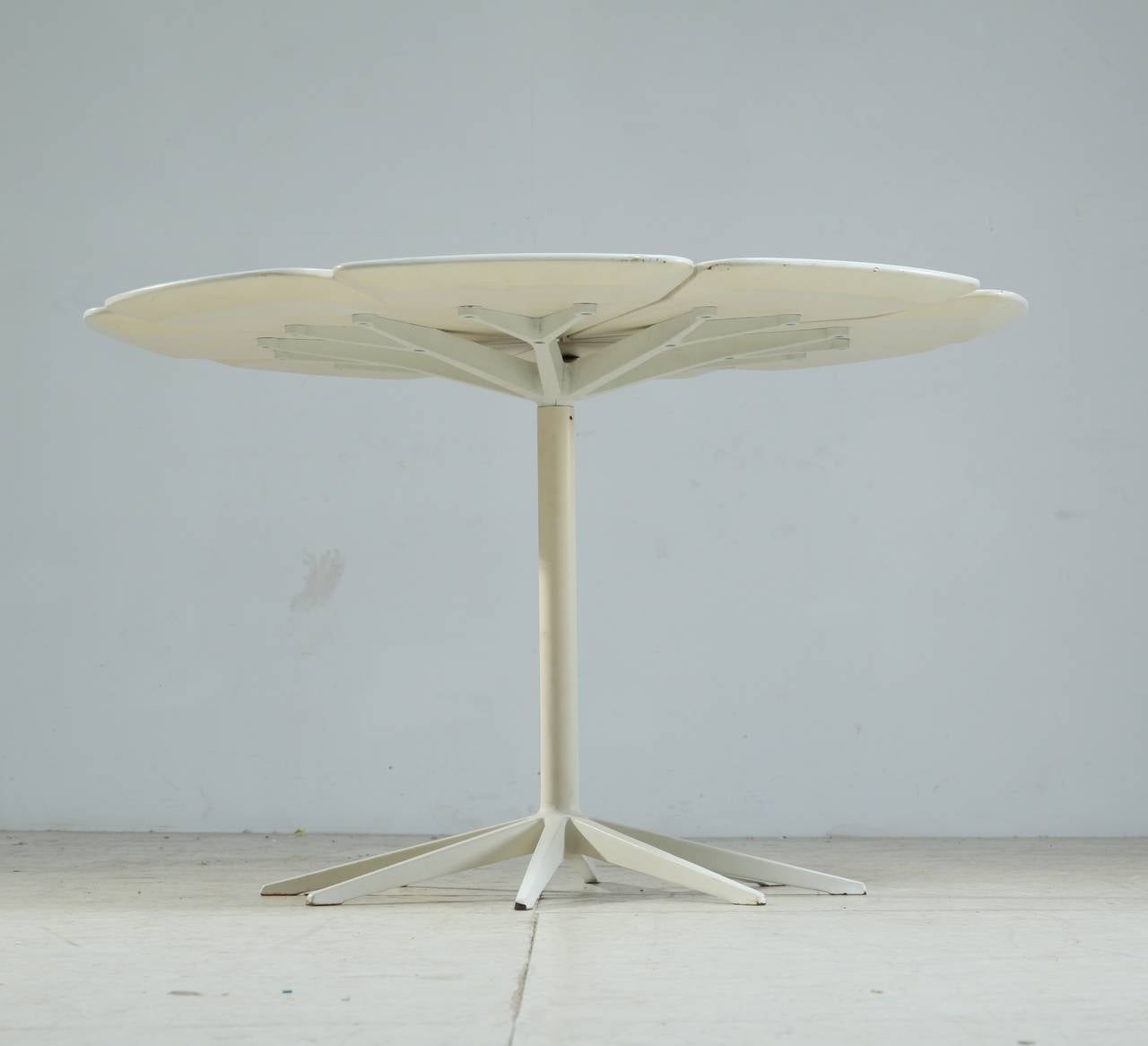 Richard Schultz Petal Coffee Table in White for Knoll, USA, 1960s For