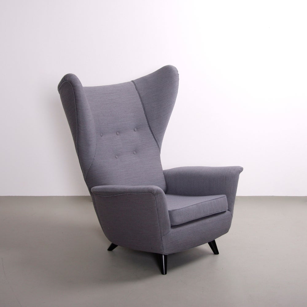 Italian Lounge Wing Back Arm Chair in the manner of Gio Ponti For Sale