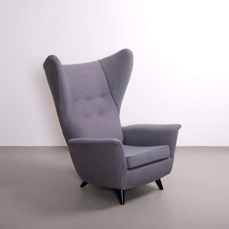 Wing Back Chair  in dark grey Fanny Aronsen Fabric.
Very elegant chair and in perfect condtion.  