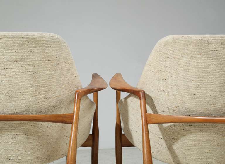 Mid-20th Century A Pair Of Scandinavian Lounge Chairs
