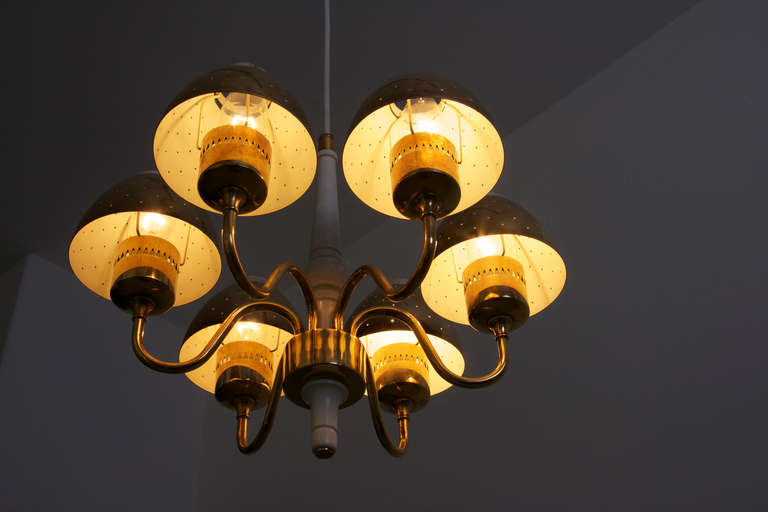 Small Hans-Agne Jakobsson Chandelier In Brass For Markaryd In Excellent Condition In Maastricht, NL
