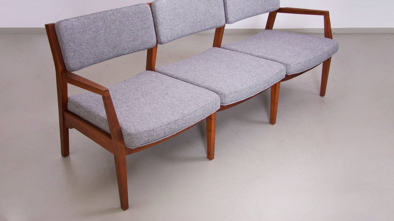 Jens Risom Three-Seat Sofa by Jens Risom Inc. in Solid Walnut In Excellent Condition For Sale In Maastricht, NL