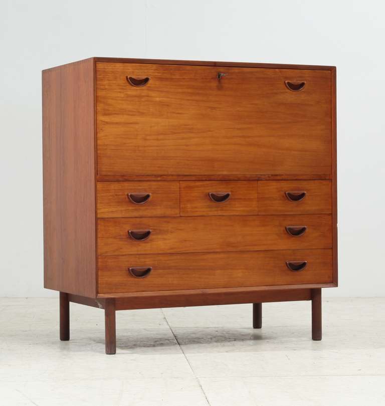 Scandinavian Modern 1960s Peter Hvidt Secretaire in teak