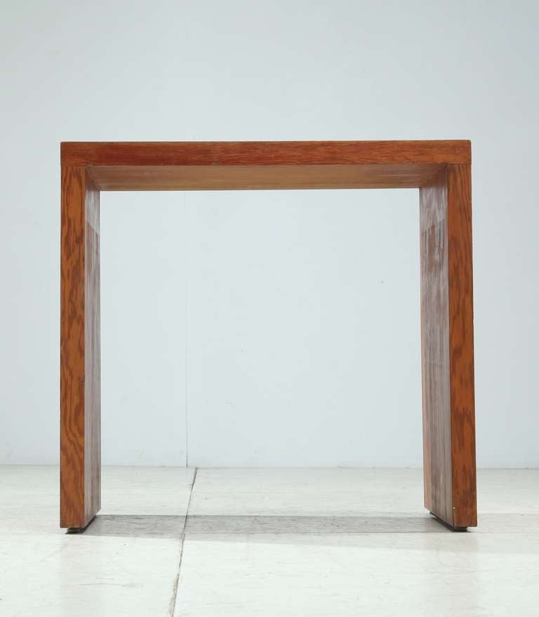 Minimal Console Table in Red Pine In Excellent Condition In Maastricht, NL