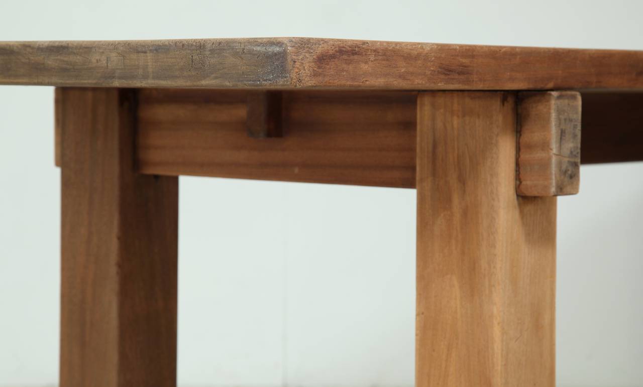 Charlotte Perriand Brazil-Tisch aus Teakholz, Frankreich, 1960er Jahre im Zustand „Hervorragend“ im Angebot in Maastricht, NL