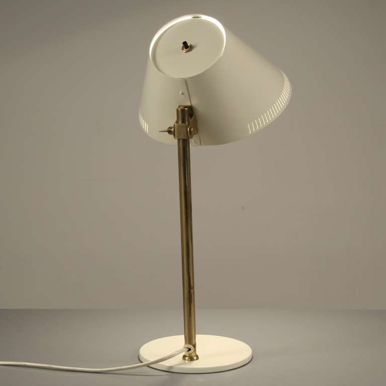 Mid-20th Century Paavo Tynell White Desk Lamp for Idman, Finland, 1950s