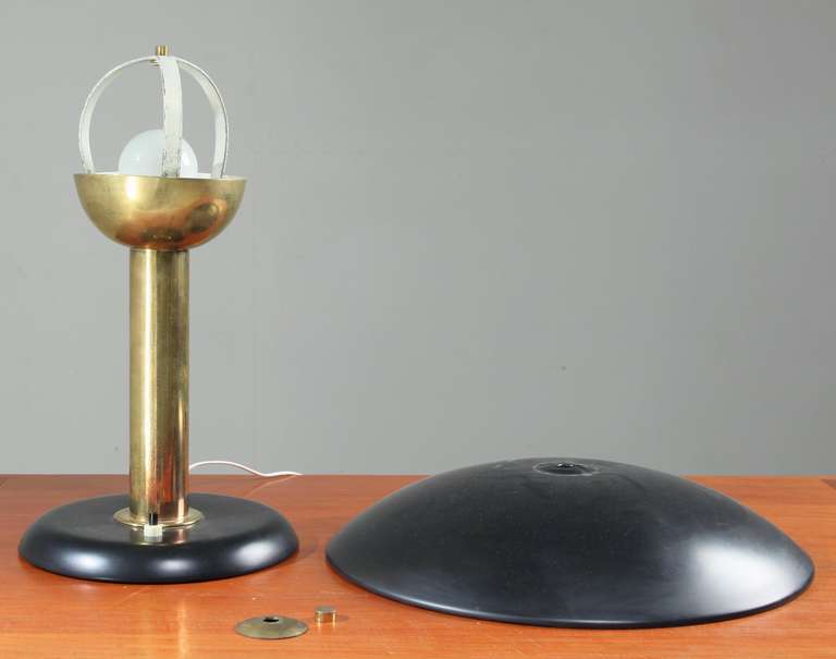 Mid-20th Century Italian Black Metal and Brass Table Lamp, Italy, 1950s For Sale