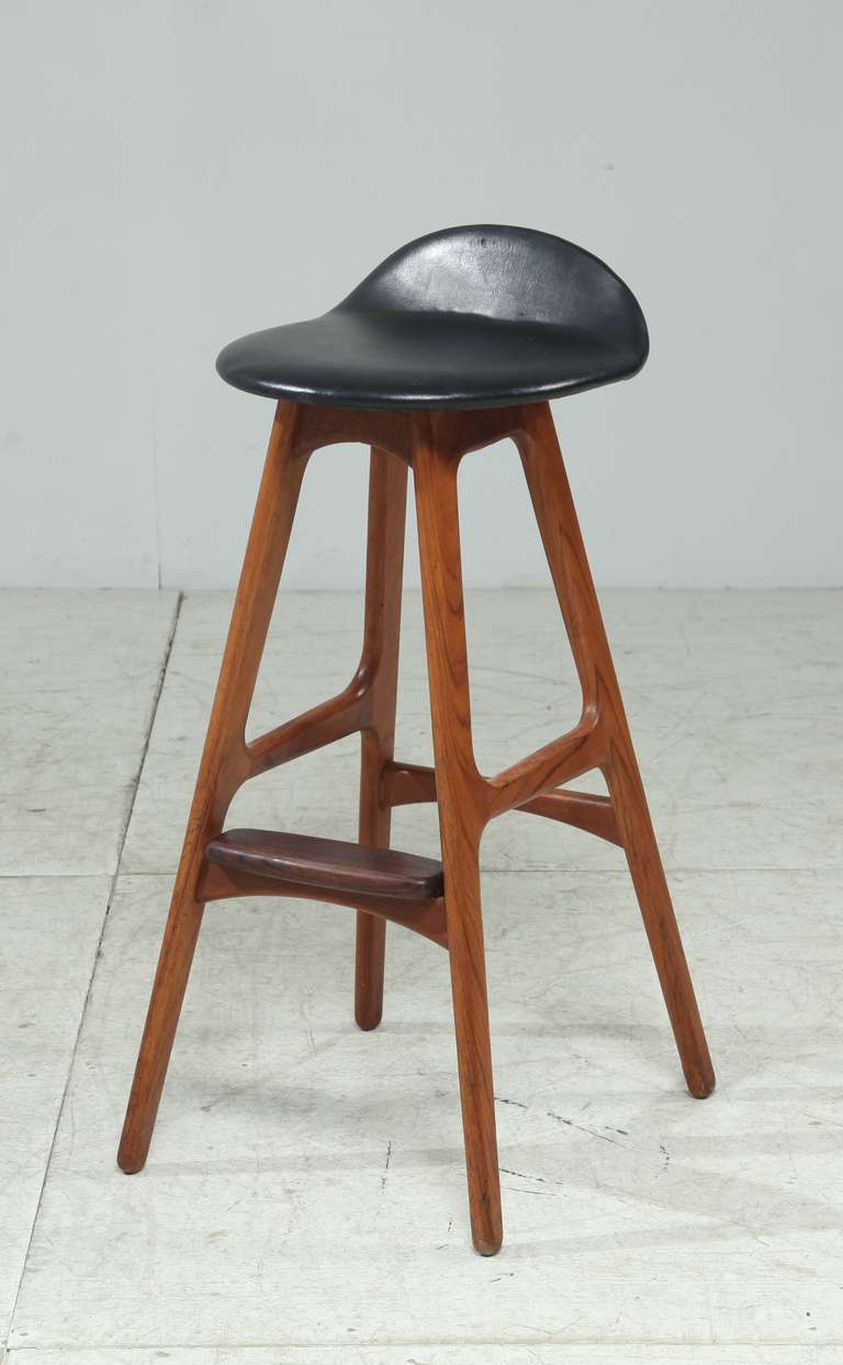 Mid-Century Modern Erik Buck OD61 Bar Stool for Oddense Maskinsnedkeri with Label For Sale
