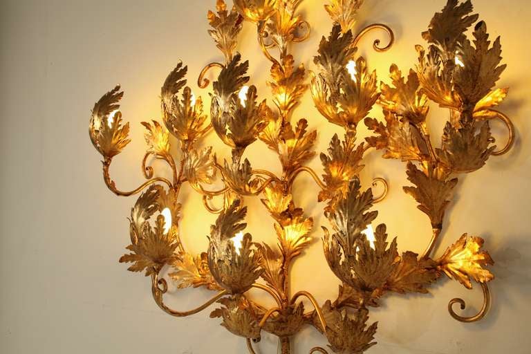 Extra Large 1970s Gold Leaf Wall Applique In Excellent Condition For Sale In Berlin, BE