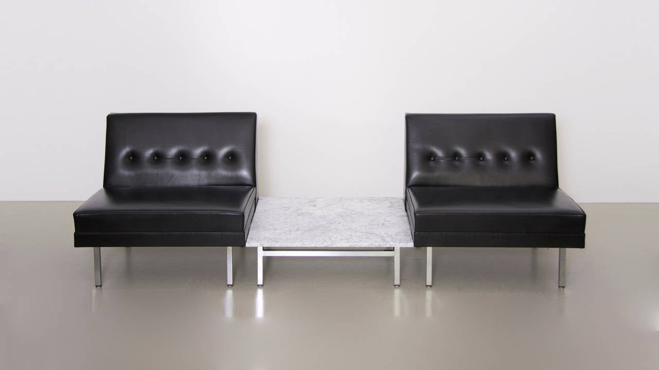 Pair of George Nelson Modular Seating in Black Leather and Marble Table In Good Condition For Sale In Maastricht, NL