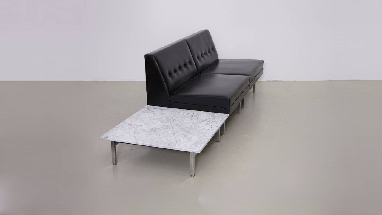 Mid-20th Century Pair of George Nelson Modular Seating in Black Leather and Marble Table For Sale