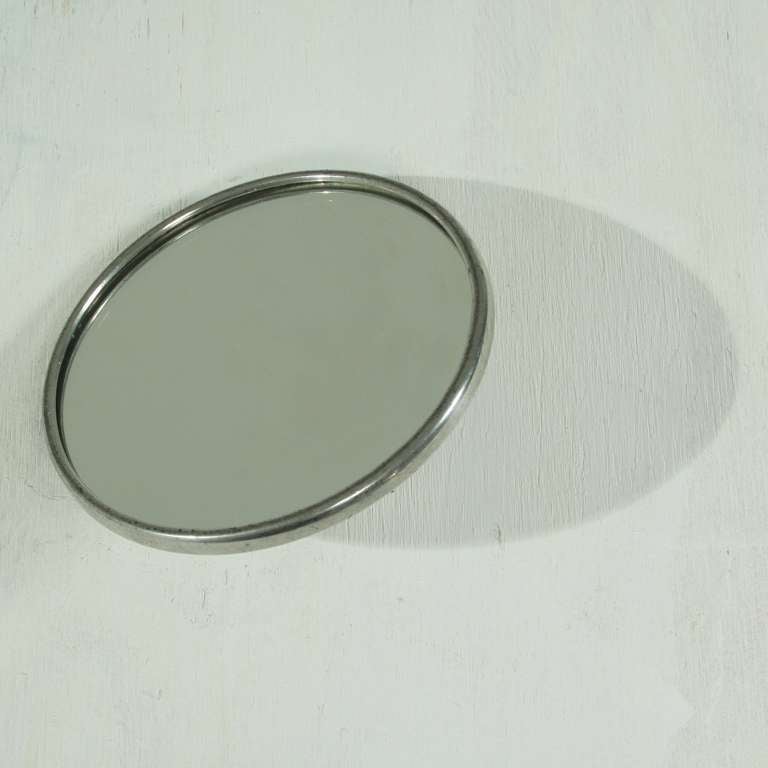 Lovely Swedish tin hand hand mirror, 1940s In Good Condition For Sale In Maastricht, NL