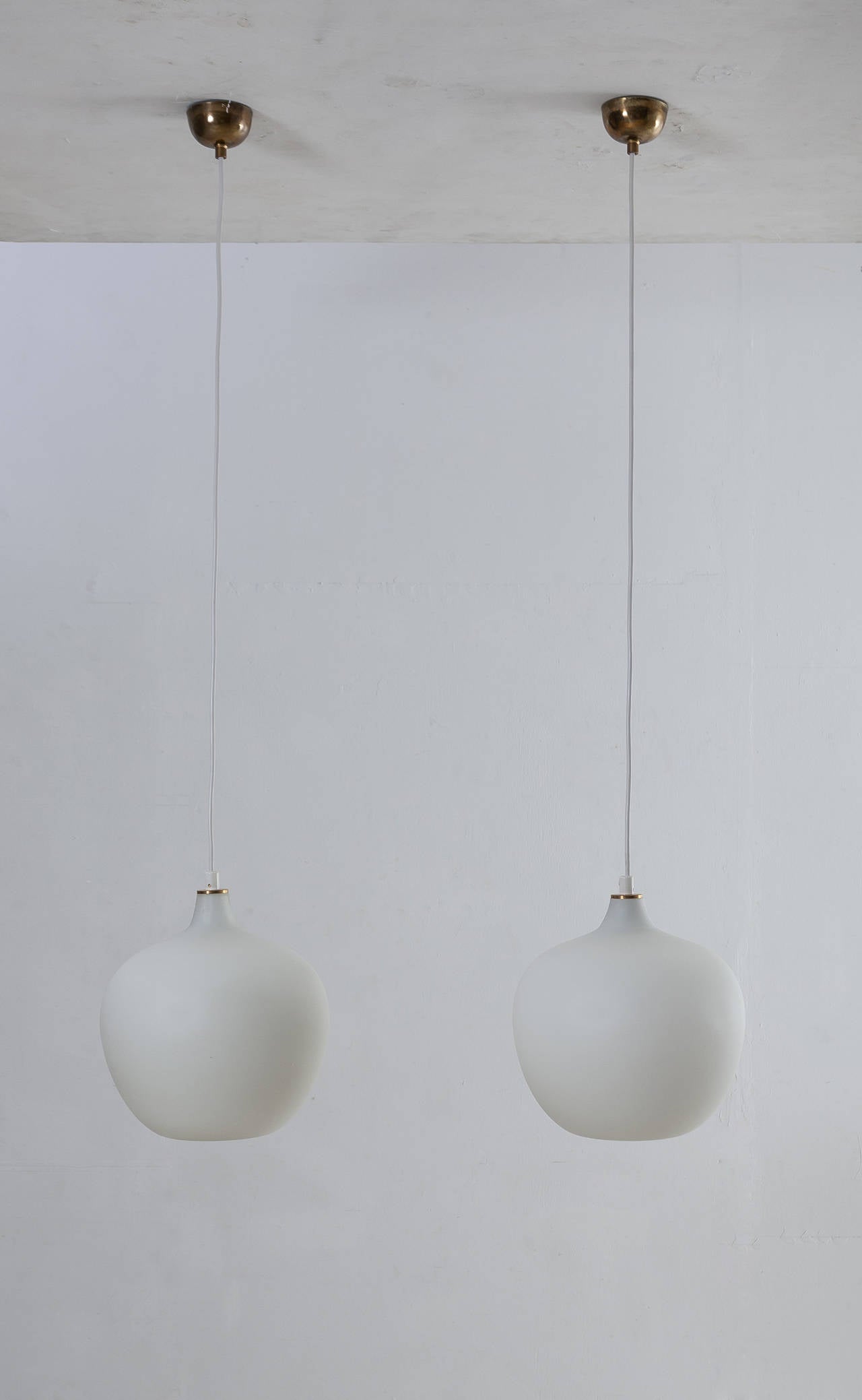 Mid-20th Century Pair of Tapio Wirkkala Pendants Model 51129 for Idman, Finland, 1958 For Sale