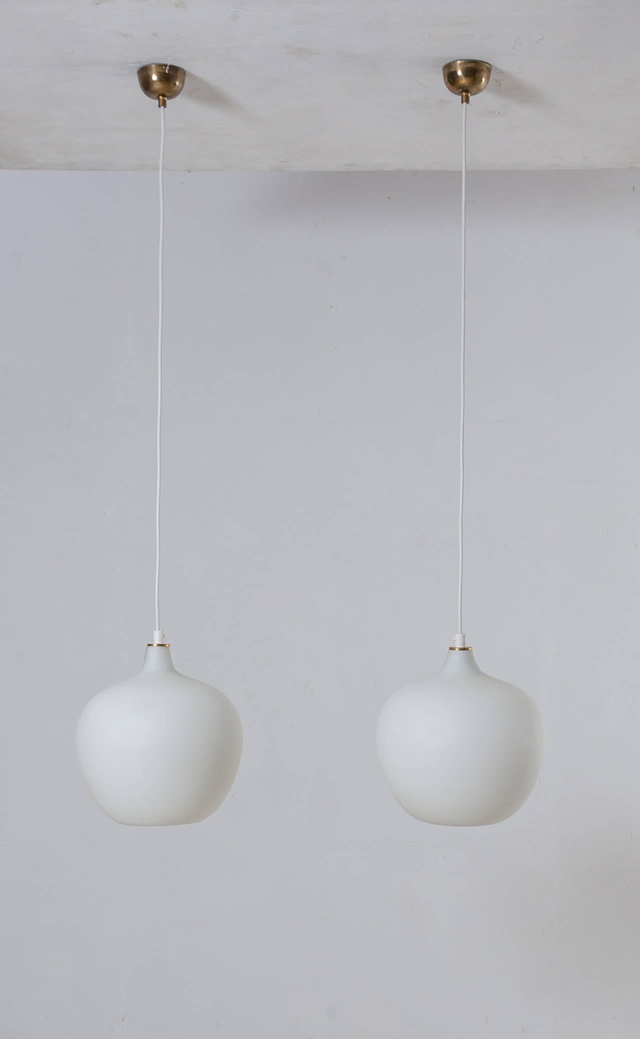 Pair of Tapio Wirkkala Pendants Model 51129 for Idman, Finland, 1958 In Excellent Condition For Sale In Maastricht, NL