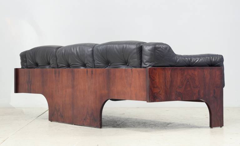 Mid-Century Modern Claudio Salocchi 'Oriolo' Sculptural Sofa in Rosewood andLeather, Italy, 1960s For Sale