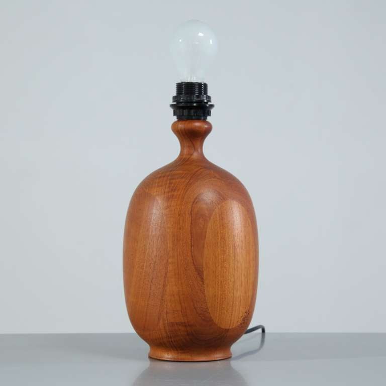Scandinavian Modern Danish Wooden Vase Shaped Base Table Lamp, 1960s For Sale