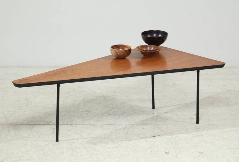Mid-Century Modern Rare Early 1950s Triangle-Shaped Coffee Table For Sale