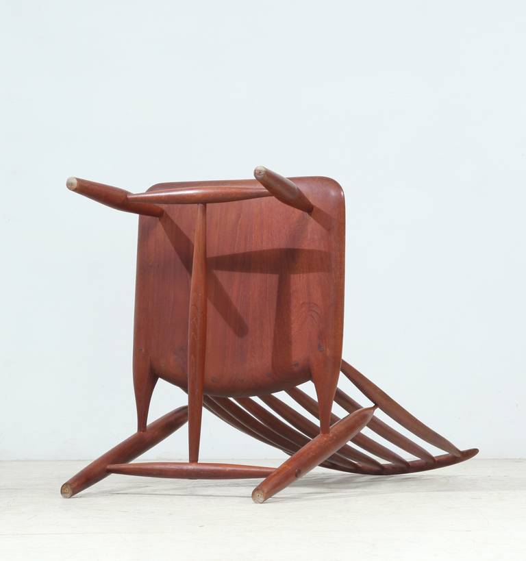 Handcrafted and Sculptural Wooden High Back Chair In Excellent Condition For Sale In Maastricht, NL