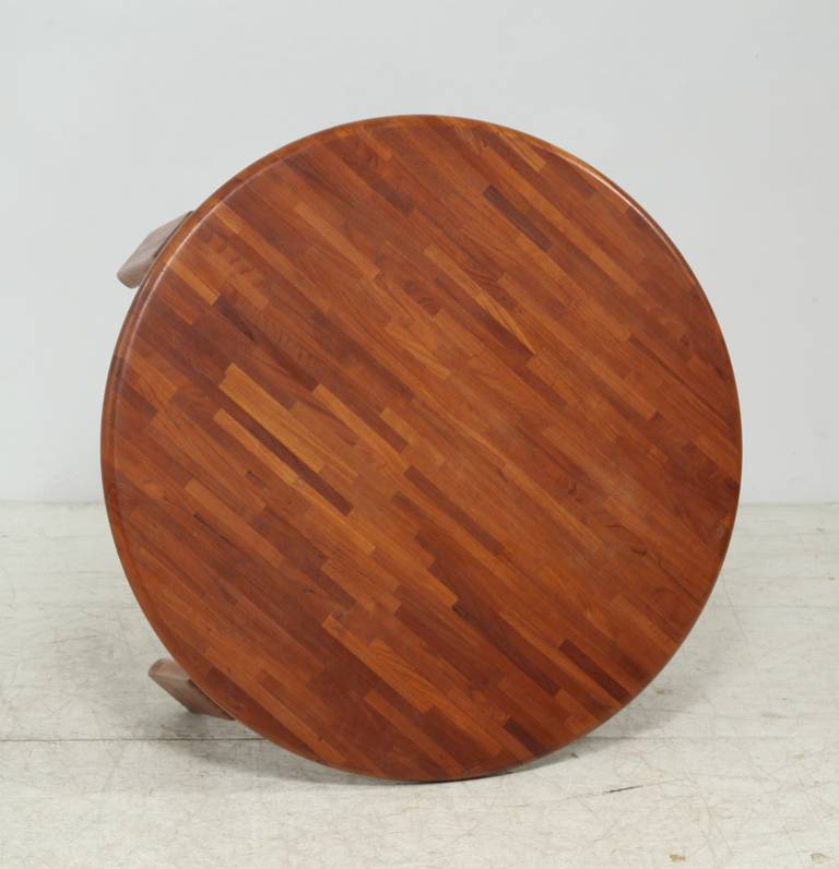 Round Wooden Slat Studio Coffee Table, USA, 1960s For Sale 3