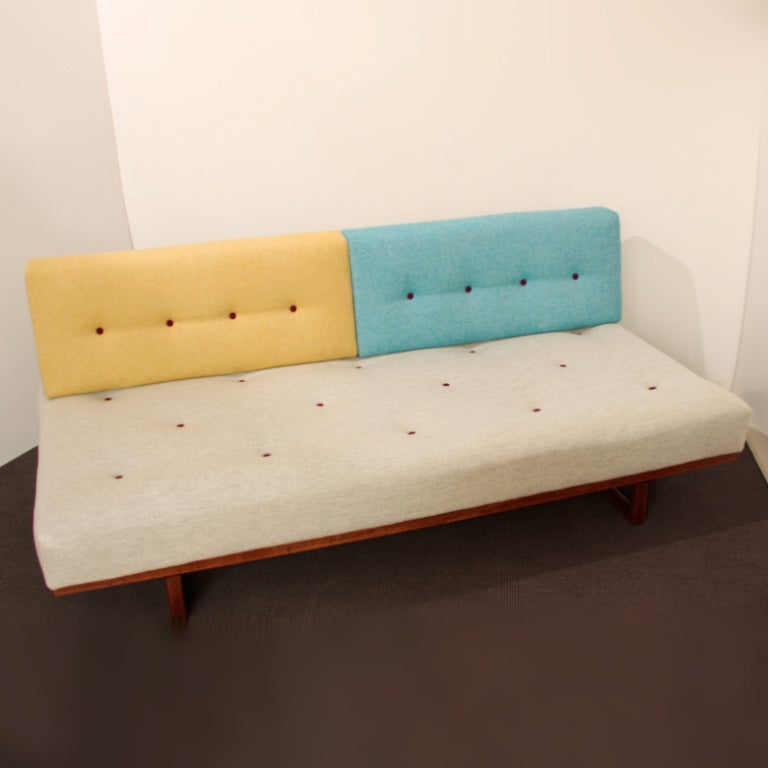 Stunning 1950s Børge Mogensen Daybed Model #4311, upholstered in 4 colors Hallingdal Fabric by Kvadrat. Mint condition.