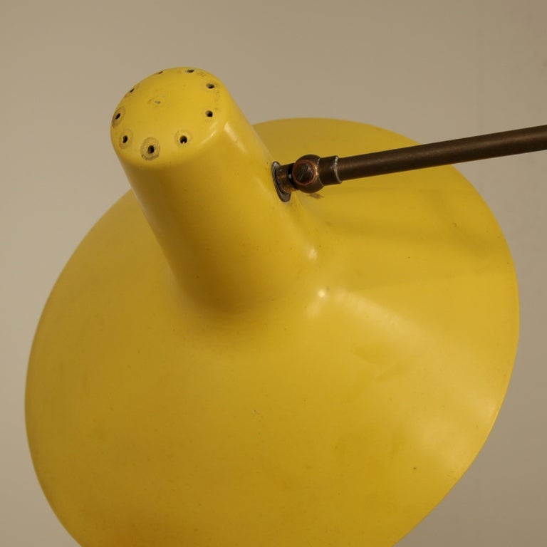 Mid-20th Century Stilnovo Yellow Metal Extendable Kite Lamp. Italy, 1950s For Sale
