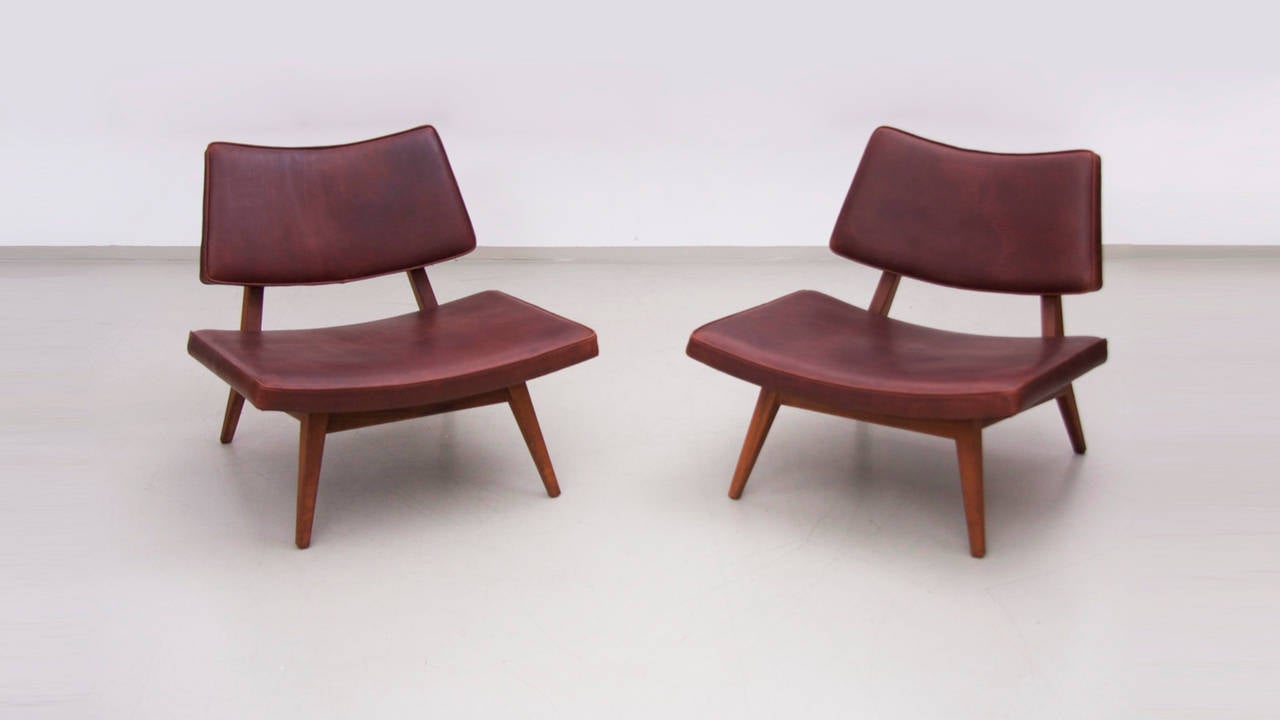 Mid-Century Modern Rare Jens Risom Walnut Slipper Lounge Chairs in Leather