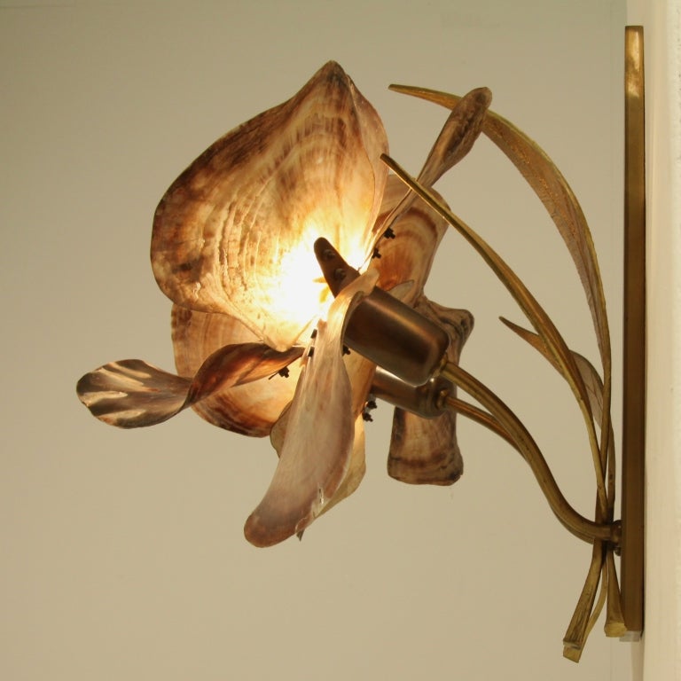 Belgian Willy Daro capiz shell flower wall lamp For Sale