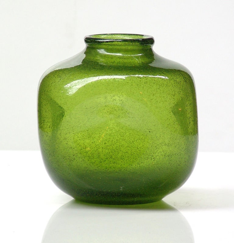 Quadruple indent collared vase designed by Winslow Anderson in 1948.
Design #910-4 in Chartreuse, pictured in the 1948 catalog http://www.blenkoarchive.org/blenko_catalog_1948.htm

___

All our glass is vintage mid-20thC hand blown art glass.