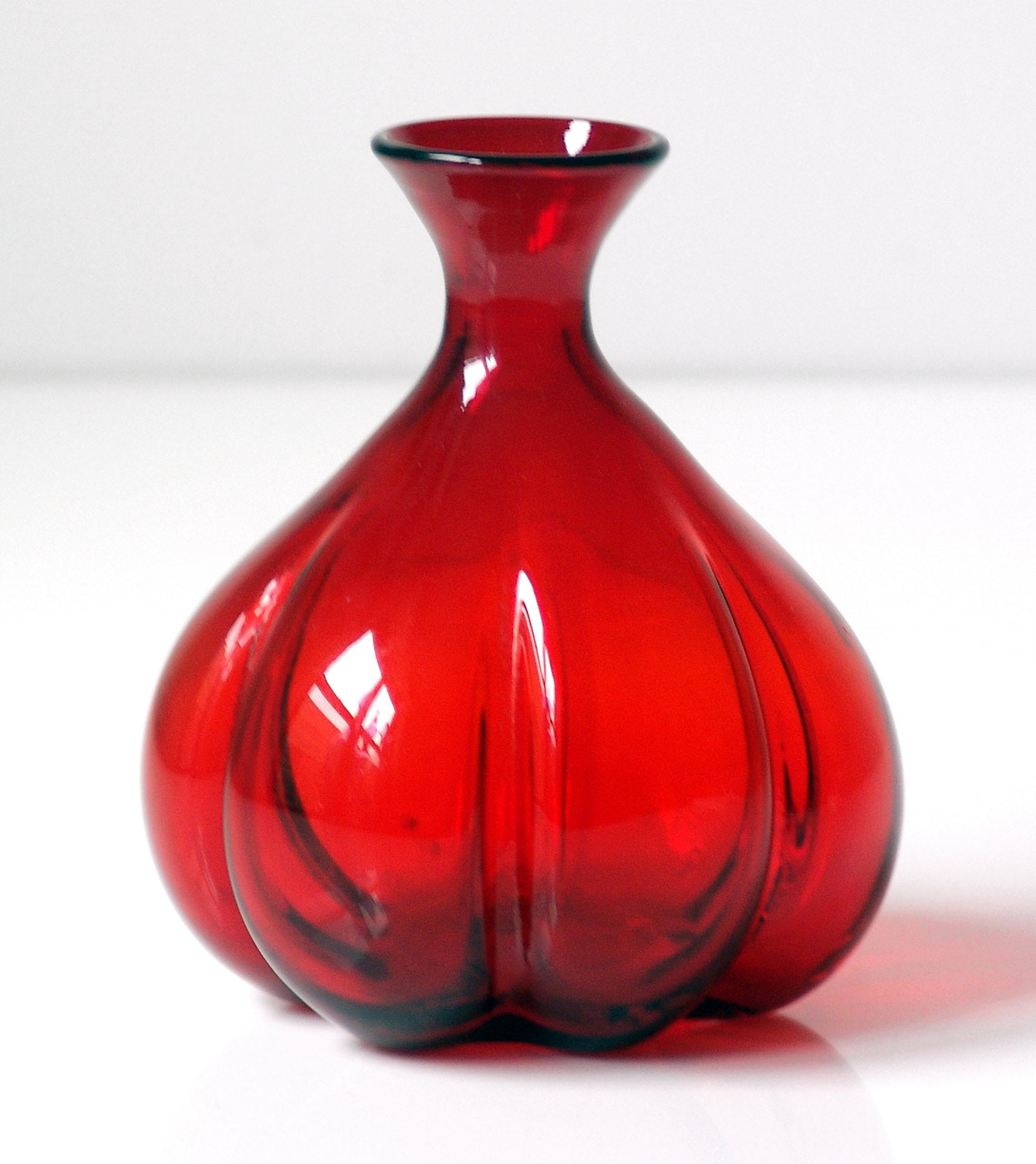 Diminutive 1949 Ruby Red gourd form vase by Winsolw Anderson for Blenko For Sale