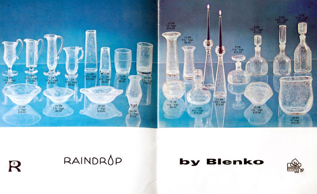 Oblong or elliptical Raindrop Specialty Line bowl with ends coming to a point, designed by Wayne Husted in 1960, made for 1 year only.
Signed on the base with the sand blasted signature.

Design #20-DR in Raindrop, pictured in the 1960 catalog on