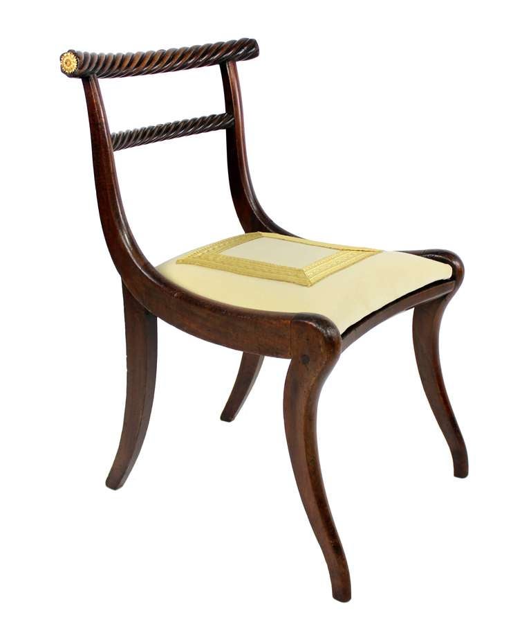 A Pair of Fine Irish 'Trafalgar' Chairs In Excellent Condition In Kent, Dover