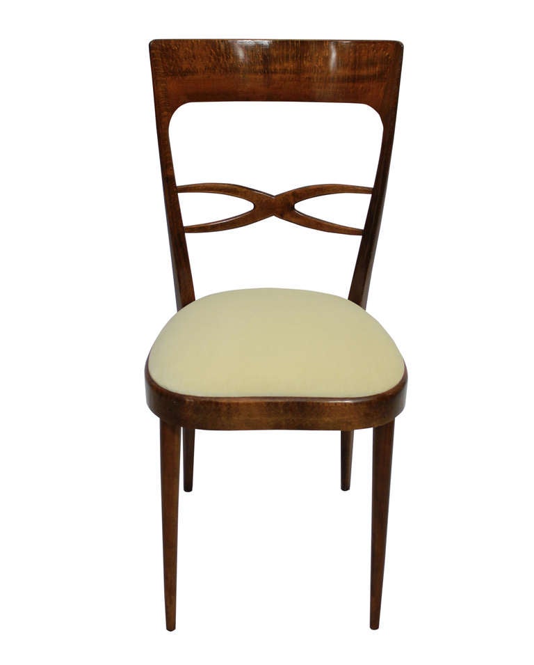 A Set of Six Elegant Italian Dining Chairs in Cherry Wood In Excellent Condition In London, GB
