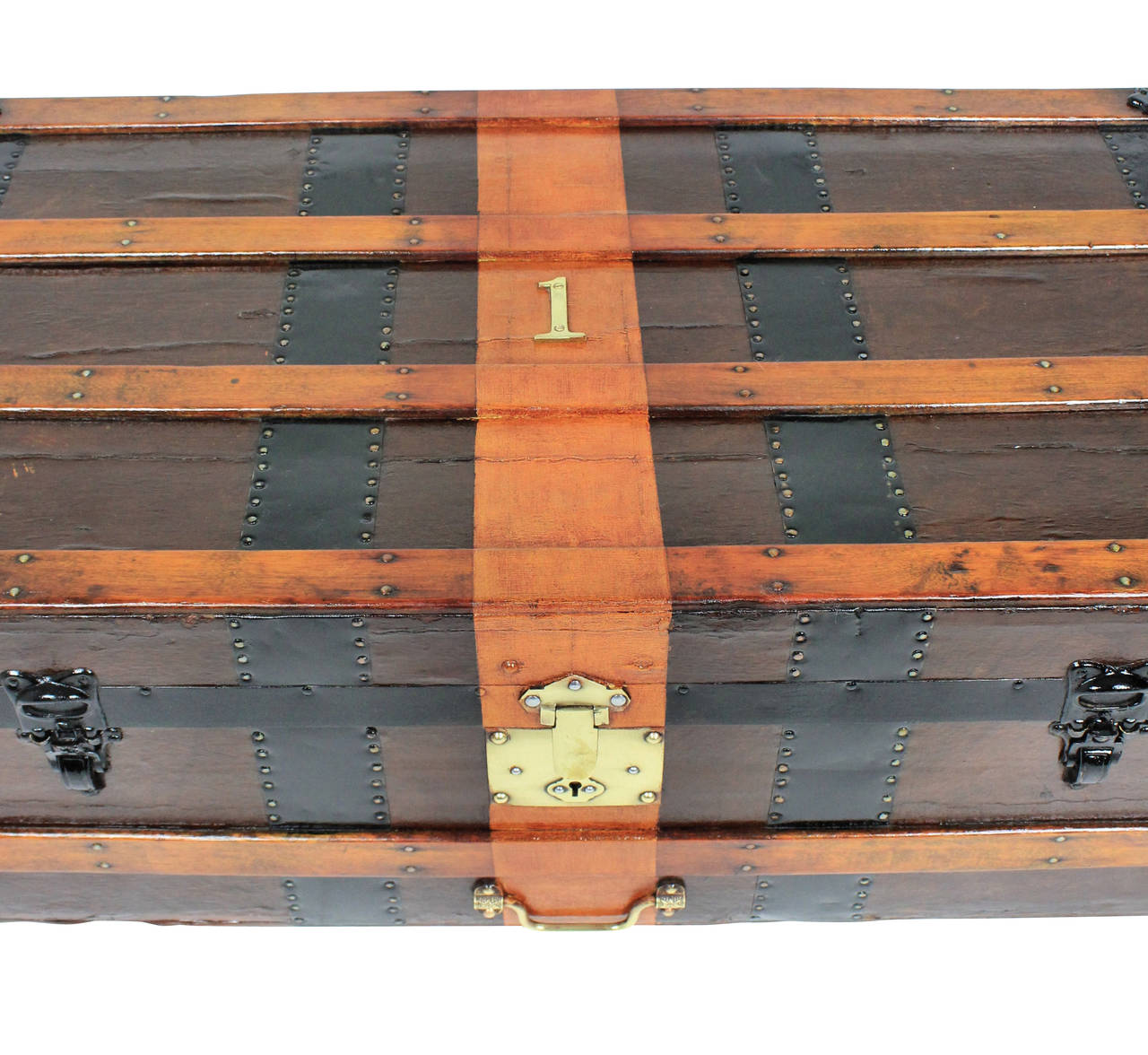 Large English Cabin Trunk from Apsley House In Good Condition In London, GB