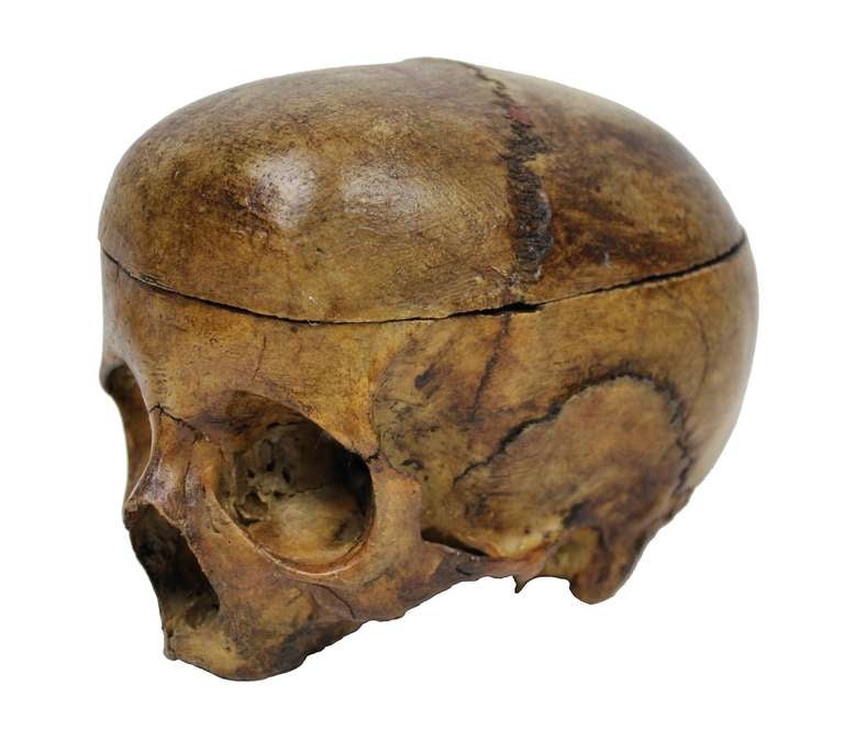 An 18th Century Memento Mori In Good Condition In Kent, Dover