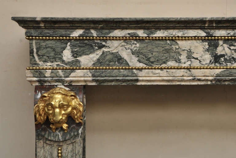 Antique Napoleon III Style Fireplace in Campan Grand Melange Marble, 19th Century In Excellent Condition In Saint Ouen, FR