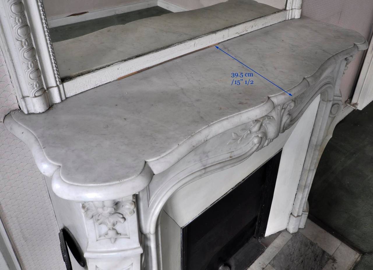 Antique Louis XV style fireplace in white Carrara marble, Period 19th c. 2